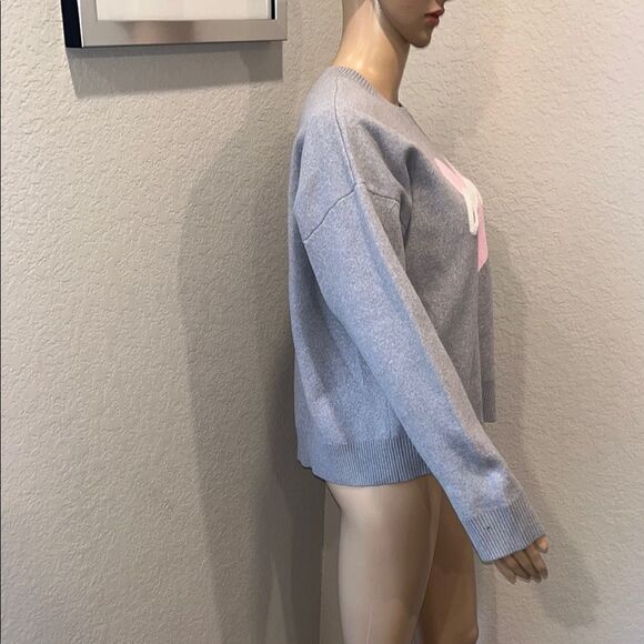 Broadway-Gray Sweater with Pink Heart Design - Picture 3 of 6